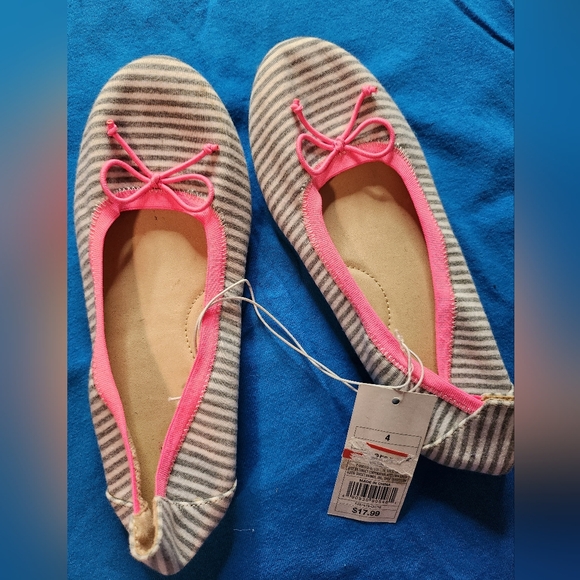 NWT Cat & Jack Girls 4 Ballet-Style Flats - Picture 2 of 10